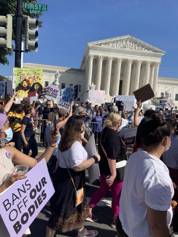 Counter Protesters in front of the Supreme Court