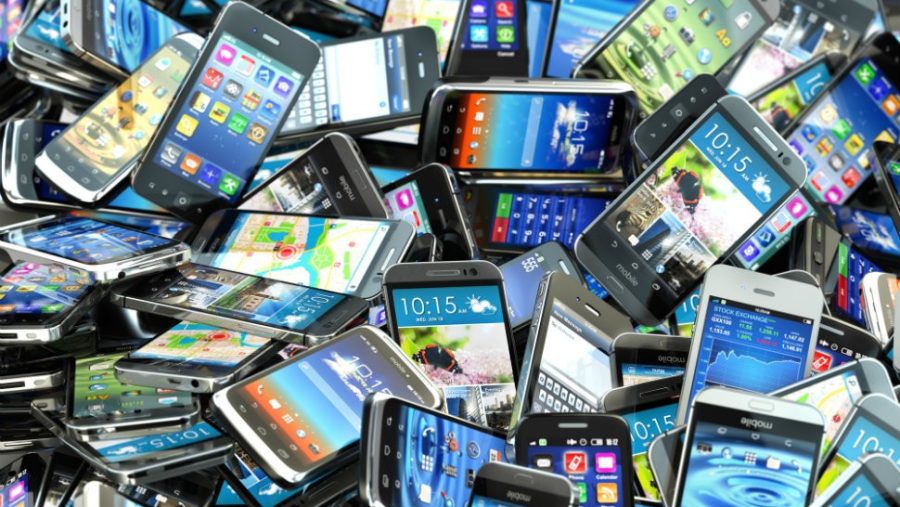 pile-of-cell-phones